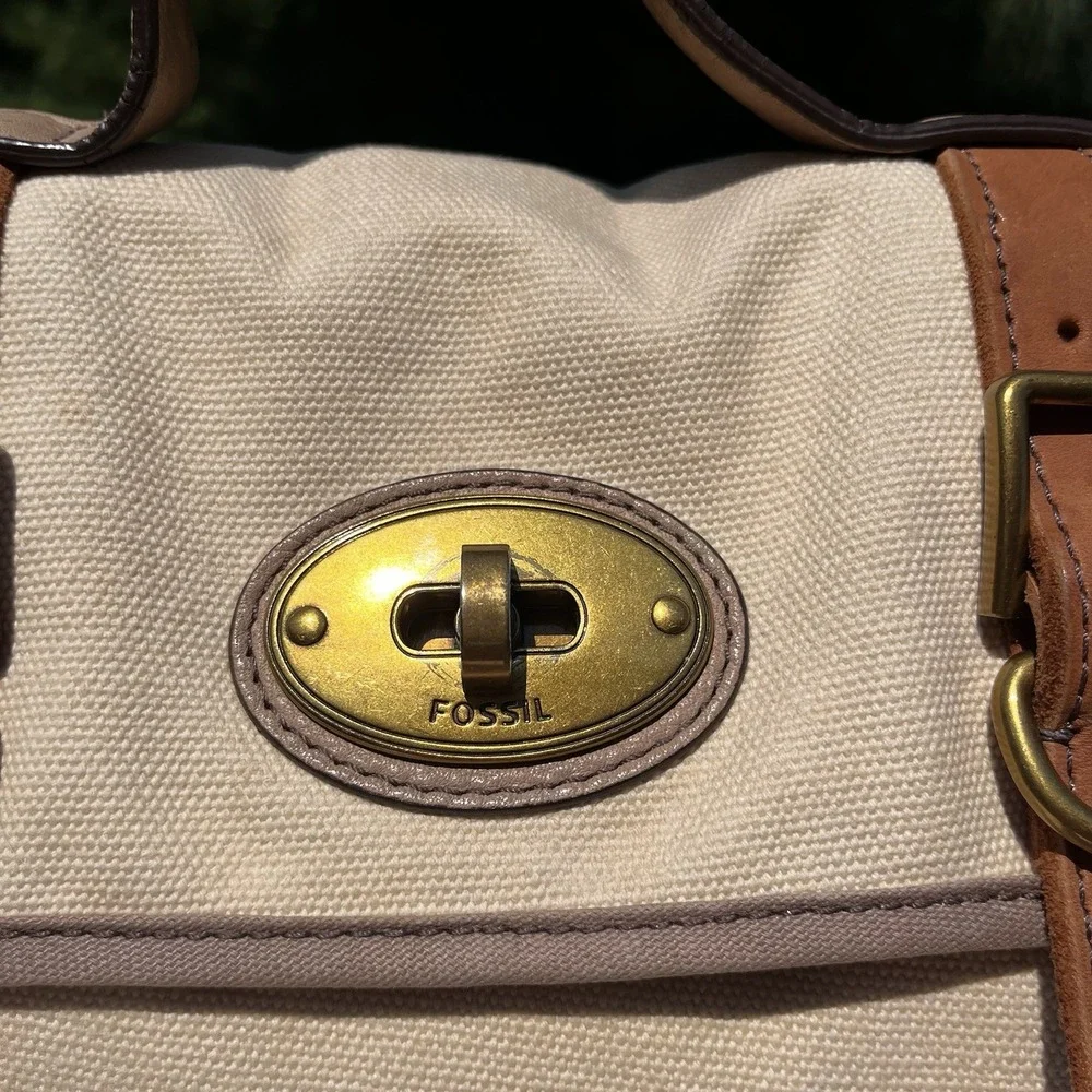 Fossil VRI II Messenger Bag Fabric Flap Tan Top Handle Purse Key Charm Hangtag